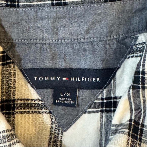 Tommy Hilfiger Plaid Brushed Flannel Shirt
#1098 - Picture 6 of 7